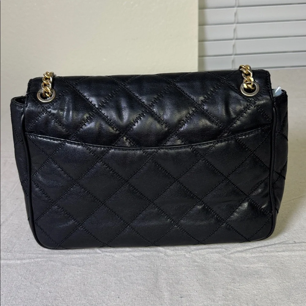 Tory Burch Willa in Volcanic Stone Black Quilted Chain Shoulder Bag.